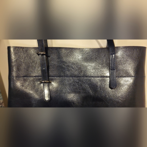 Chic Navy Tote Bag - Picture 7 of 16